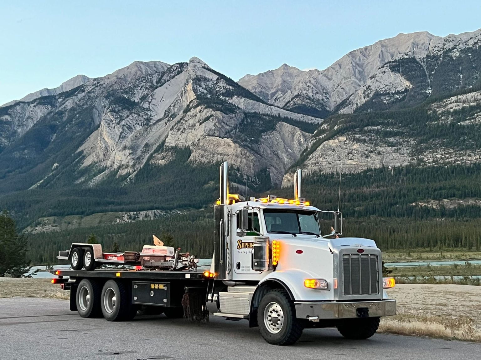 Emergency 24 hour towing near me Edson Superior Towing